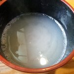 辰巳家 - 蕎麦湯。湯桶が丸い。