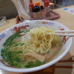 だんだん亭 - 麺アップ