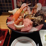 魚菜屋 - 能登の美食丼と手取川純米大吟醸本流