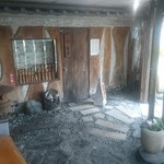 吟八亭 やざ和 - 入口を入ったところのスペース