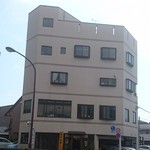吟八亭 やざ和 - お店が入ってる建物