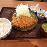 Gohandokorokatuan - 黒豚ロースカツ定食+豚汁に変更