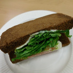 フィコ&ポムム ジュース  - サーモンクリームチーズサンド