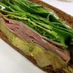 フィコ&ポムム ジュース  - ターキーアボカドサンド；断面