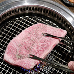 焼肉 大河 - オーナー自らダブルトングで