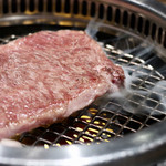 焼肉 大河 - 厚切りサーロインステーキ調理中