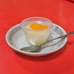 竜丹 - 杏仁豆腐