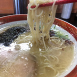 九州男児 - 九州らしいストレート細麺