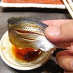 金沢回転寿司 輝らり - 寿司は手で食す・コハダ