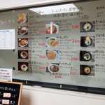 県民レストラン けんちょう Food Marche - 福岡の一般市民がランチによく食べるであろうメニューが揃ってます。
