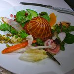 レフェルヴェソンス - 【アップルパイの様に~熊野地鶏のラグー、手長海老、フォワグラ 淡路島の玉葱ソース、時季のサラダ】★2011/11