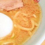 家系ラーメン 貫徹家 - バランスがいいスープ。