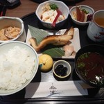 鈴波 - 鈴波定食