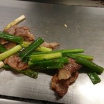 ホルモン料理専門處 利根屋 - 