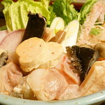 里海邸　 - 鮟鱇と地元野菜の煮込み鍋