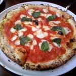 RIGOLETTO　TAPAS　LOUNGE - マルゲリータ　石釜で焼いたピザは香ばしくて美味しいです
