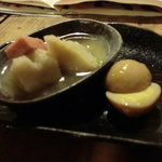 Gajumaru - お通しは京いもの煮物。