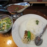 博多もつ鍋 ことり - 「牛すじカレー(\600)」。