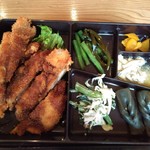 麻路地 - チキンカツは揚げたてです。