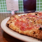 ピッツェリア ダ マッシモ - 横から。