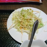 上海軒 - サラダはちょっと寂しい感じ