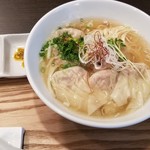 豚骨清湯・自家製麺 かつら - 