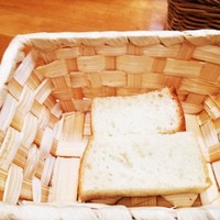 trattoria l'mante izumi - おかわり自由自家製パン