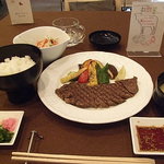 レストラン リビエラ東京 - 牛網焼きランチ