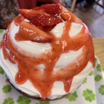 雪みるく - 生いちごみるく＆ヨーグルトエスプーマ    ハーフ600円