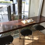 ママのえらんだ元町ケーキ - 最近は、このカウンター席でよくいただきます（２０１９．３．１８）