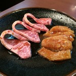 紅梅園 - H.31.1.27.夜 (上)カルビ 1,780円税別・(上)ミノ 900円税別