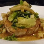 OSTERIA E BAR de BOO - 豚バラ肉のコンフィ  春野菜のソース