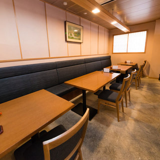 【新館】テーブル席（～12名様）