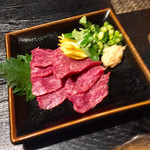 炭火焼鳥あずま - 馬刺750円