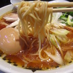 ラーメンキャロル - 麺は中太ストレート麺