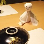いづみ荘 - 蓋物　　湯葉のおぼろ蒸しと　てるてる坊主
