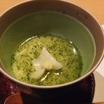 いづみ荘 - 蓋物　　湯葉のおぼろ蒸し