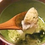 いづみ荘 - 蓋物　　湯葉のおぼろ蒸し