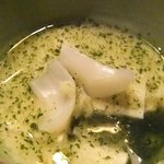 いづみ荘 - 蓋物　　湯葉のおぼろ蒸し