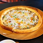 Doggu Deputo Purasu Kafe - しらすと黒トリュフのピザ