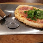 横丁のぴざ家 コロリアン - 生ハムルッコラ 580円