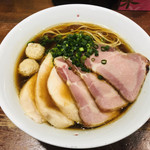 麺や而今 大東本店 - 特製あっさり醤油芳醇醤油鶏そば（並）1,010円