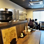 北海道旨いもの居酒屋 ヤマノキ - 狭くて急な階段を上がった二階