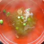 北海道旨いもの居酒屋 ヤマノキ - 小鉢、お新香、とろろ昆布汁付き