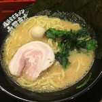 横浜家系ラーメン 丸岡商店 - 