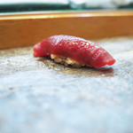 寿司栄 - 赤身の握り