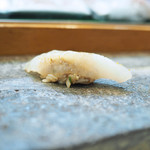 寿司栄 - カワハギの握り