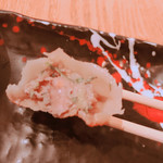 teuchisobakamoryouribunraku - 鴨肉餃子の断面。
                      肉質が荒いf^_^;