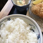 とんかつ いわい - 艶々のご飯とポテサラ