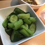 源亀 - 箸休めのセロリときゅうりの浅漬け あっさり〜♪